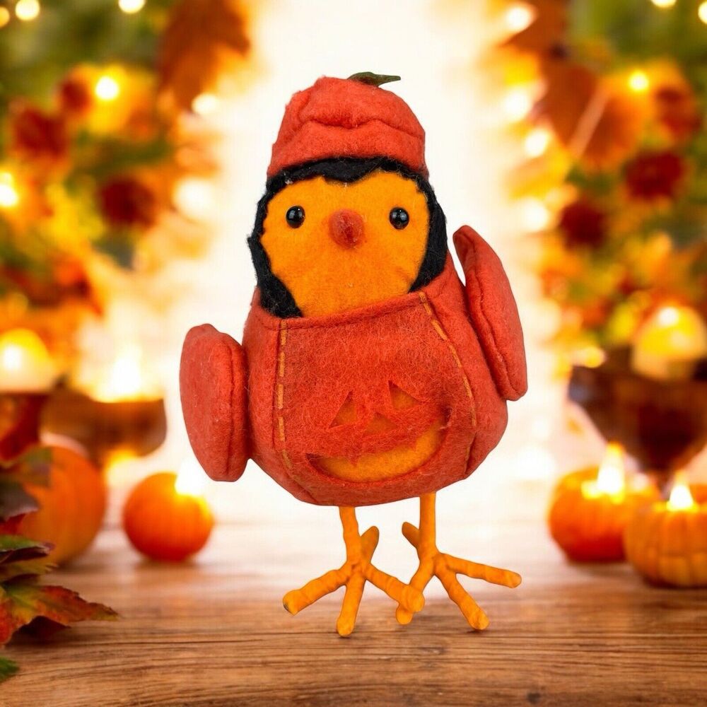 Target Bird Featherly Friends Halloween Bird Rare Carver Pumpkin 2017 Hyde & Eek
